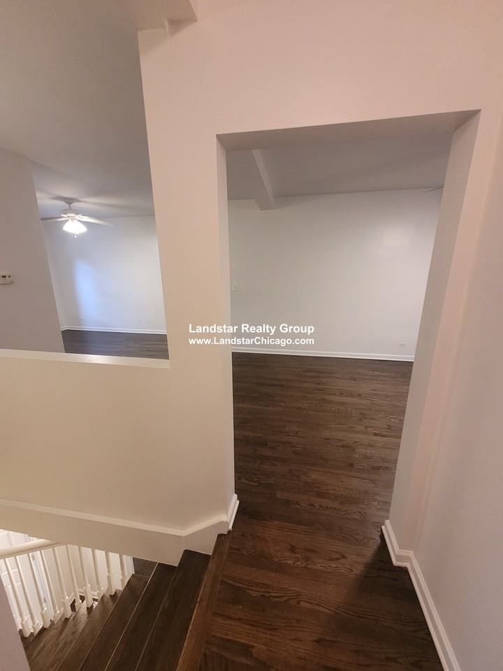 6708 N Hermitage Ave #1 - Photo 6 of 27