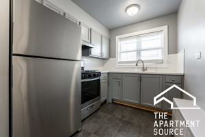 featured image of 7427 N Winchester Ave #201