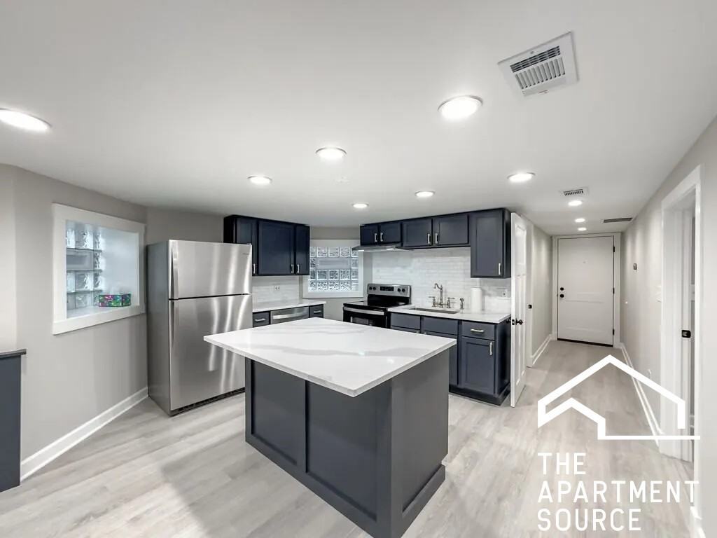 1536 N Hamlin Ave #G - Photo 4 of 20