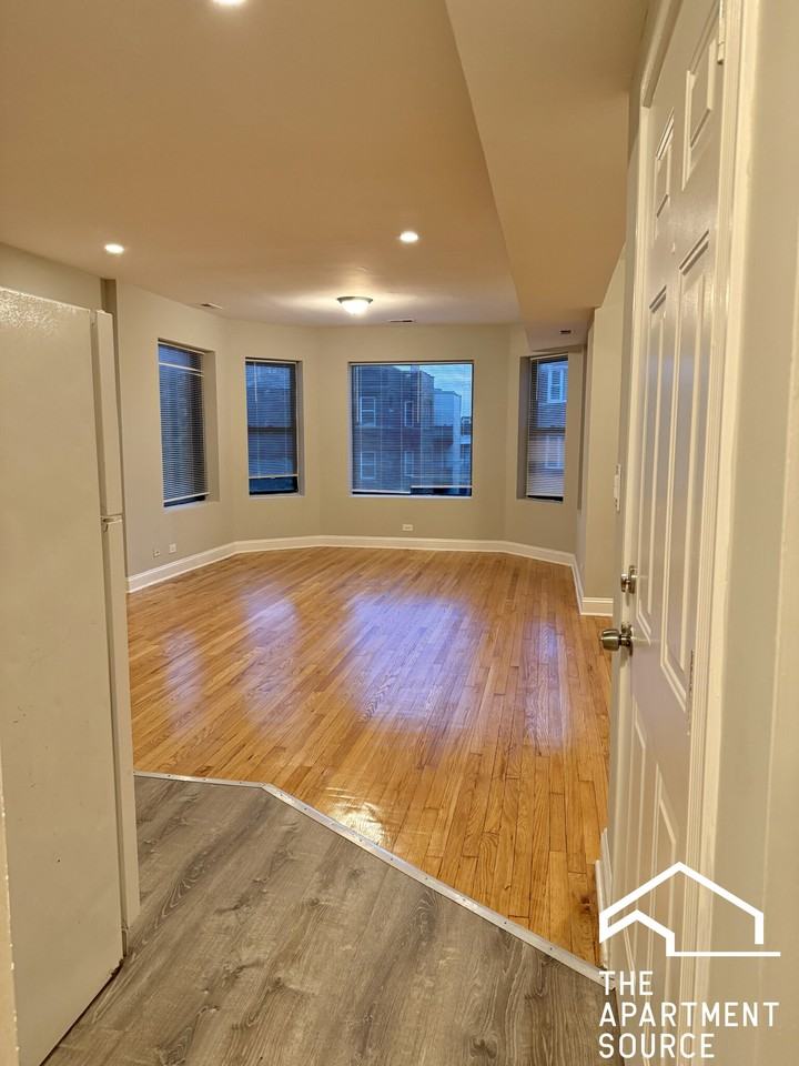 6915 S Paxton Ave #1 - Photo 2 of 11