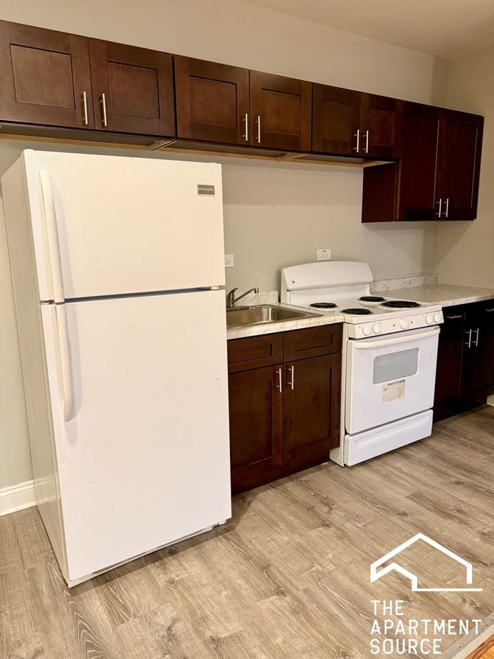 6915 S Paxton Ave #1 - Photo 3 of 11