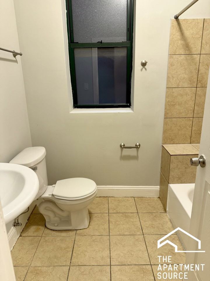 6915 S Paxton Ave #1 - Photo 6 of 11