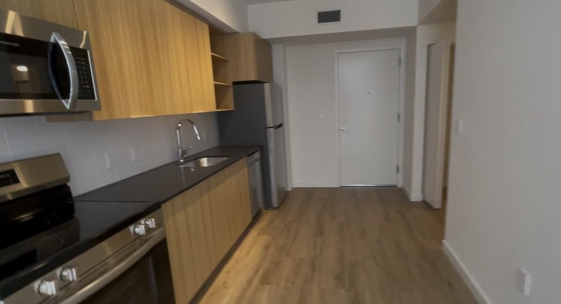 980 East 22nd Street #409 - Photo 4 of 11