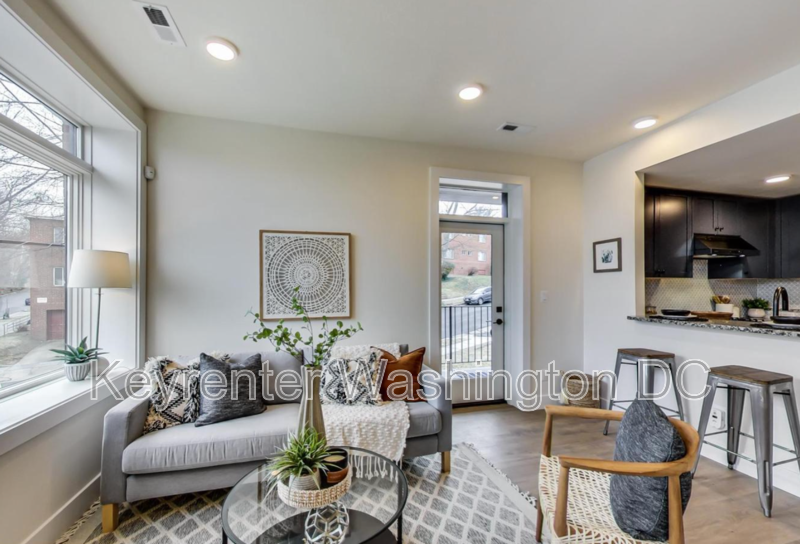 4400 2nd St Ne #2 - Photo 2 of 25