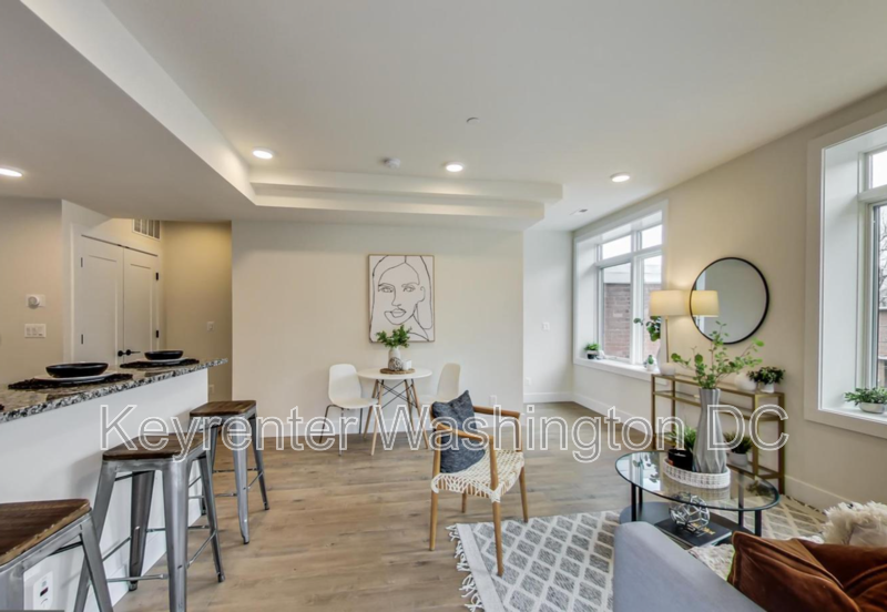 4400 2nd St Ne #2 - Photo 3 of 25