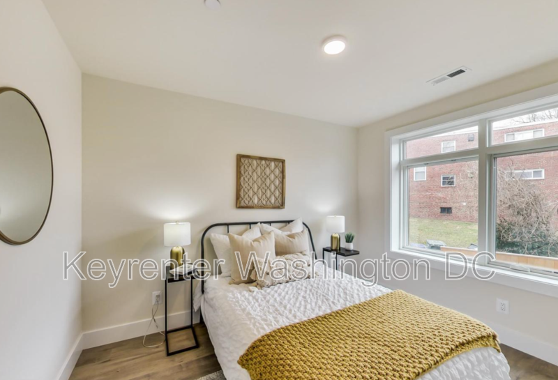 4400 2nd St Ne #2 - Photo 7 of 25