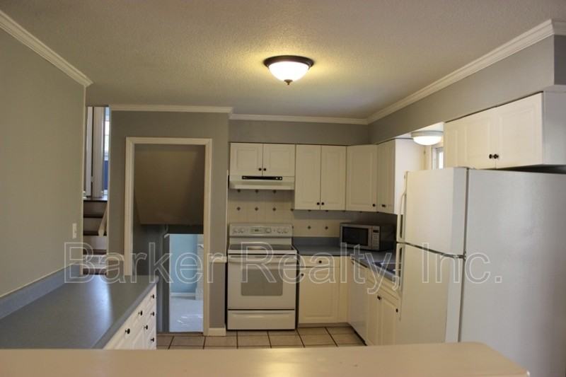 4805 Oak Park Rd - Photo 2 of 12