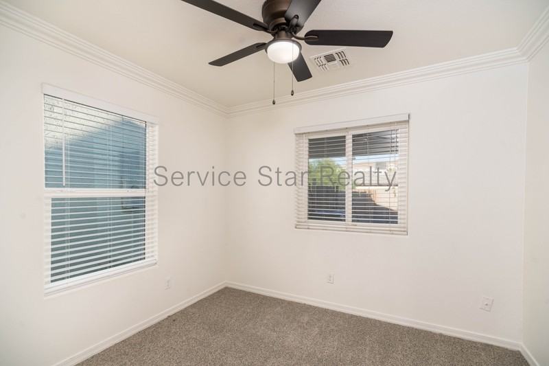 337 N 15th Ave #A - Photo 4 of 23