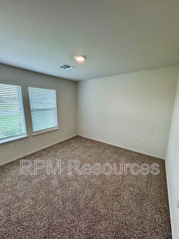 1936 Eli Ave - Photo 5 of 21