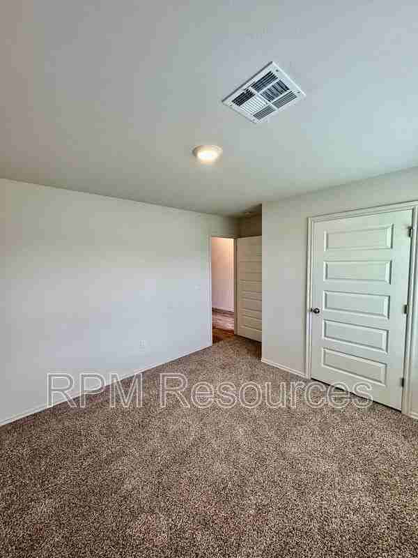 1936 Eli Ave - Photo 6 of 21