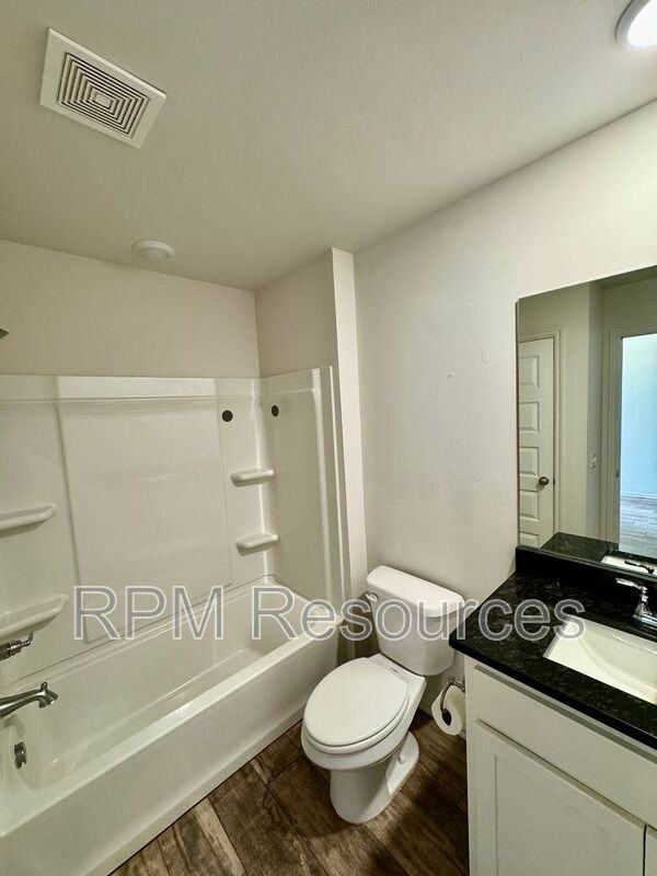1936 Eli Ave - Photo 7 of 21