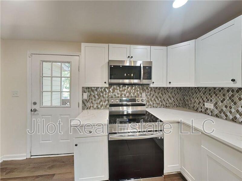 1849 E Farris Ave - Photo 2 of 12