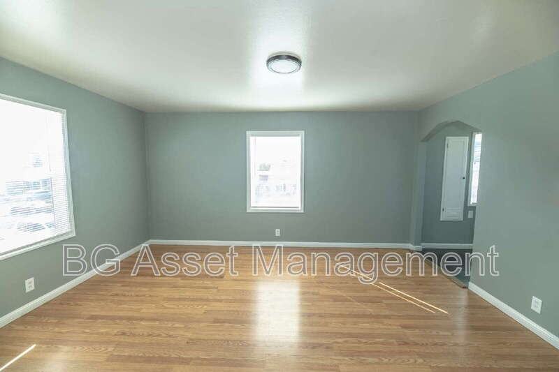 1321 Dunn Ave - Photo 2 of 16