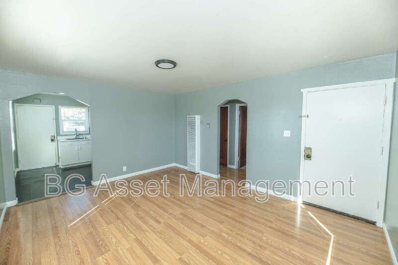 1321 Dunn Ave - Photo 3 of 16