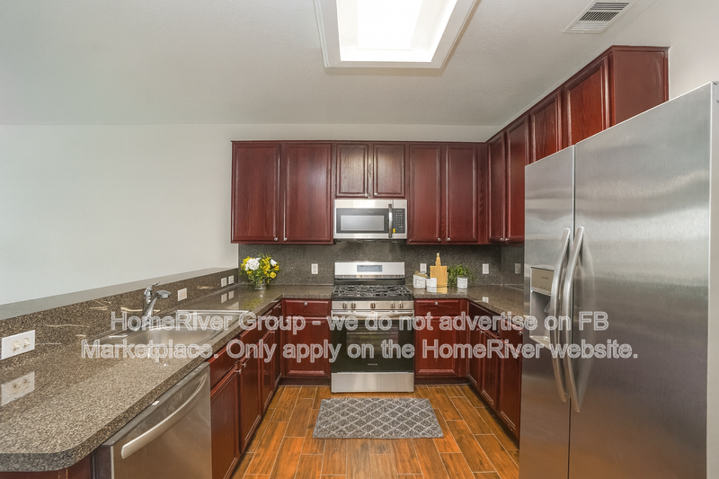 14815 Hillside Woods Ct - Photo 5 of 31