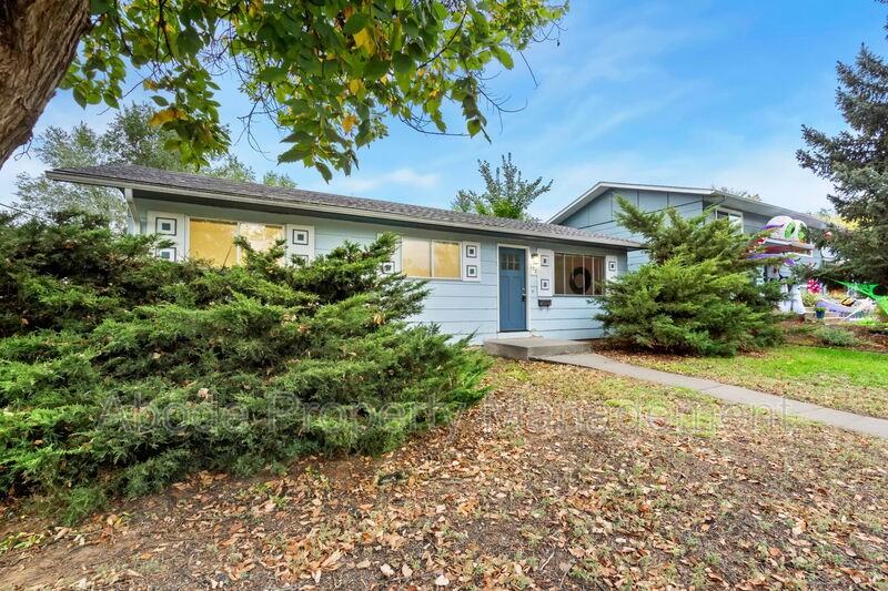 328 N Roosevelt Ave - Photo 2 of 21