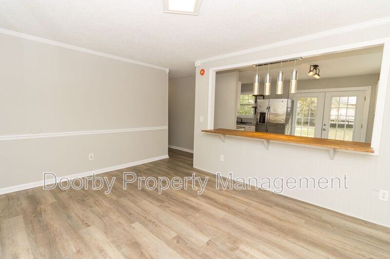 4316 Greenbriar Rd - Photo 2 of 17