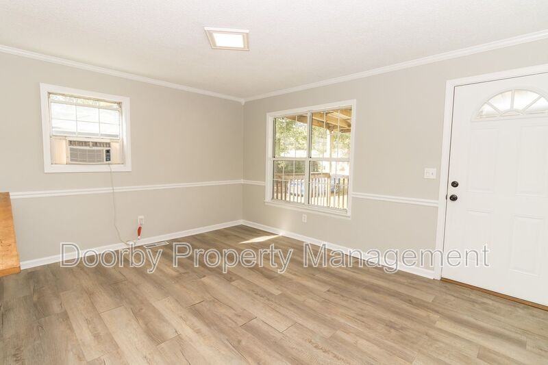 4316 Greenbriar Rd - Photo 3 of 17