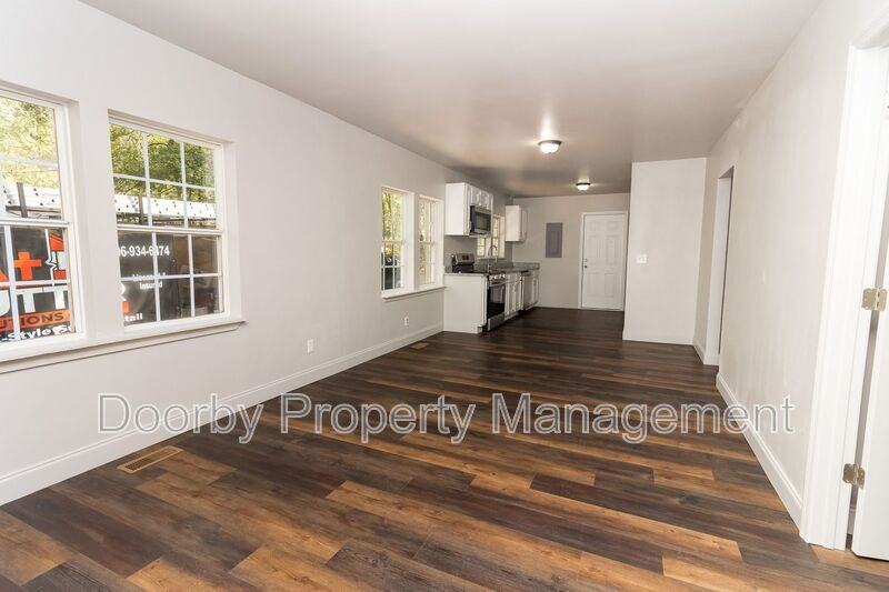 517 Lafayette Rd - Photo 2 of 16