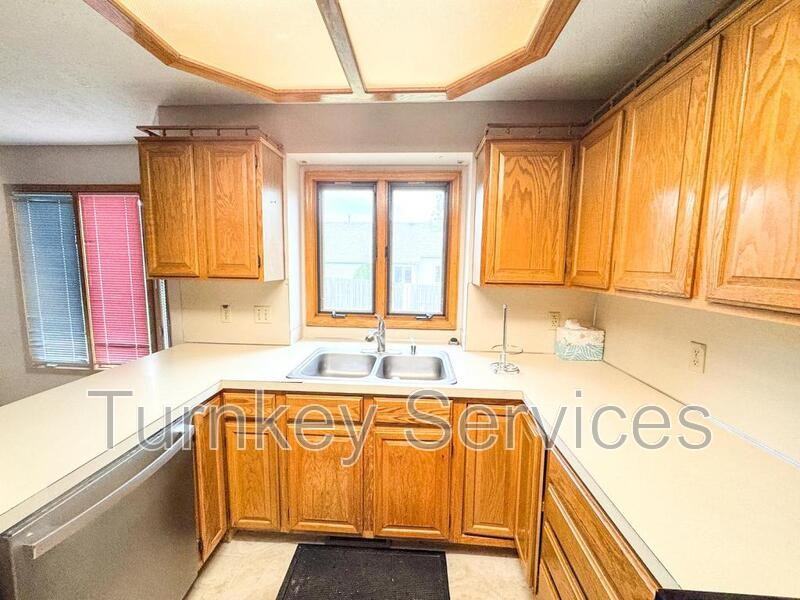 15718 Lafayette Ave - Photo 5 of 28