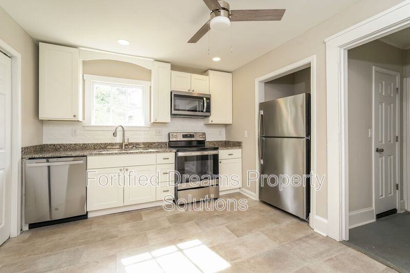 407 Seaman St - Photo 3 of 14