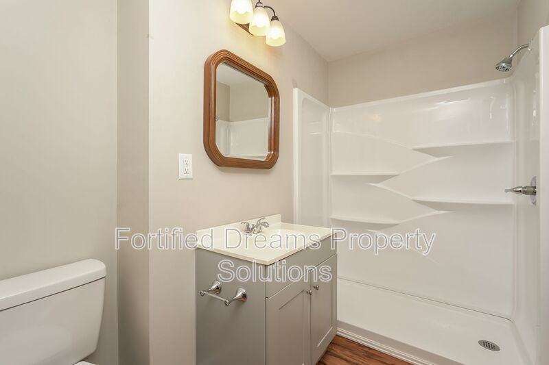 407 Seaman St - Photo 4 of 14