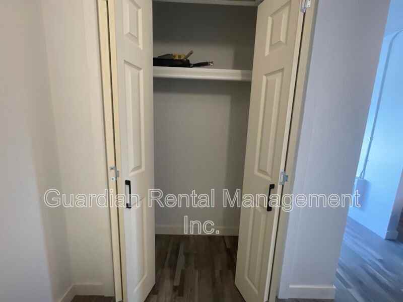 141A Frederica St W #3 - Photo 5 of 14