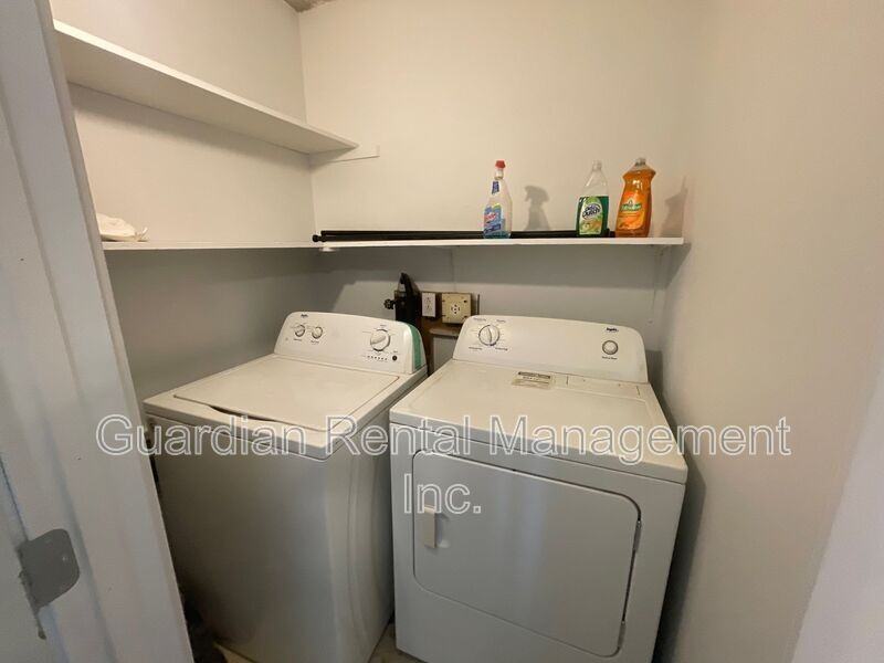 141A Frederica St W #3 - Photo 6 of 14