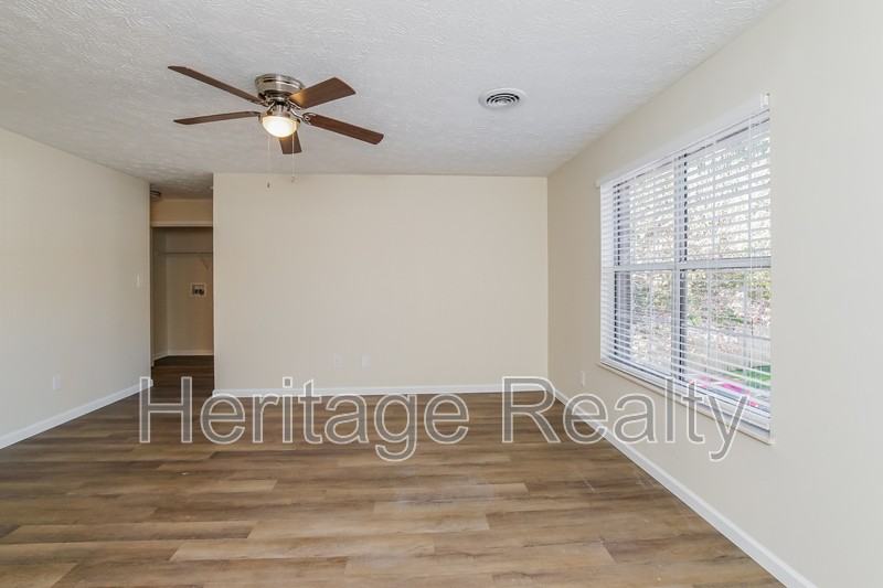 4207 Iona Way - Photo 3 of 16