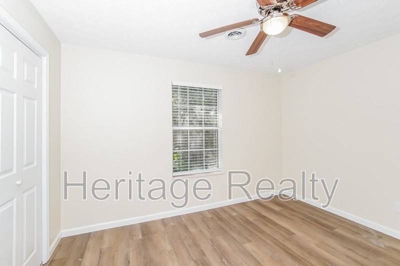 4207 Iona Way - Photo 4 of 16
