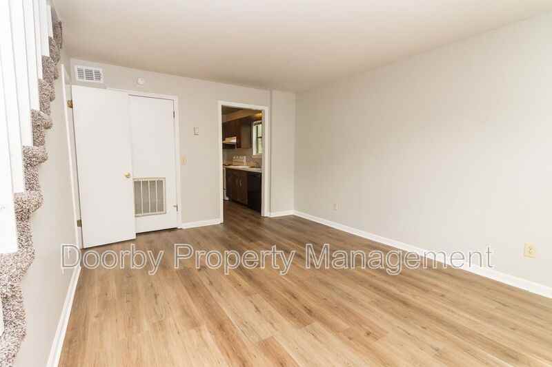 93 Nicole Ln #93 - Photo 3 of 15