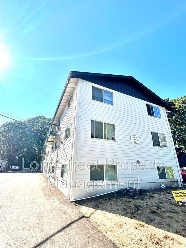 824 Sw Grove St #8 - Photo 3 of 22