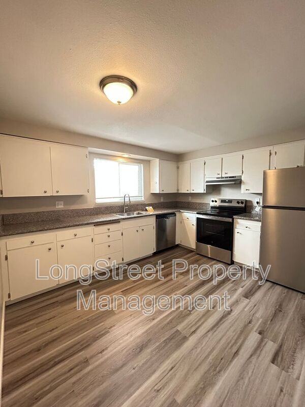 824 Sw Grove St #8 - Photo 5 of 22