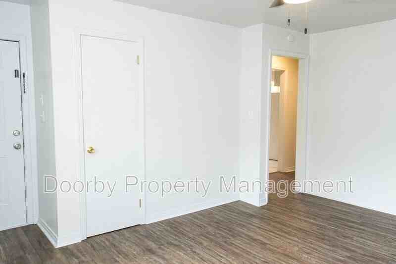 2027 Lee St #2027 - Photo 2 of 15