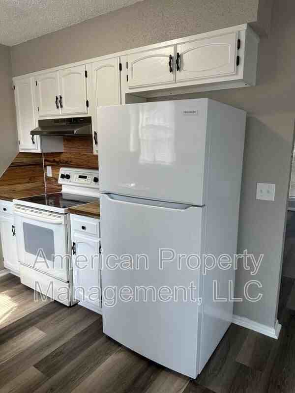 1562 E 68th St - Photo 5 of 18