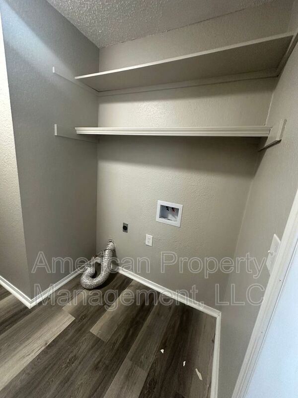 1562 E 68th St - Photo 6 of 18