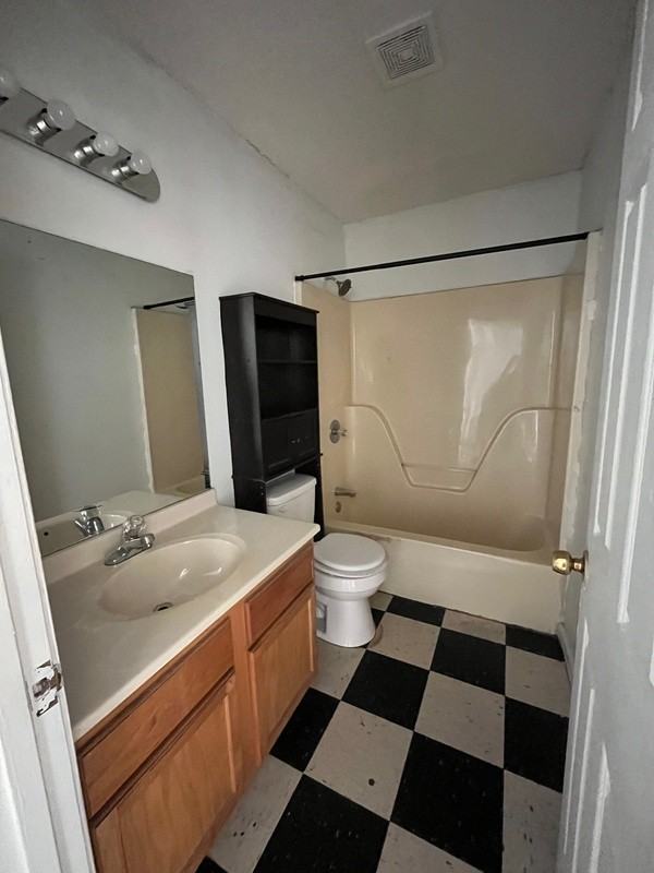 306 N Pool St - Photo 2 of 7