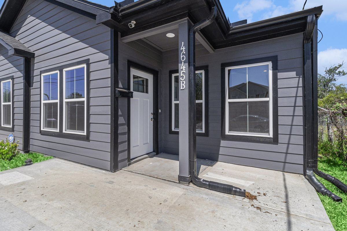 4645 Larkspur St - Photo 2 of 16