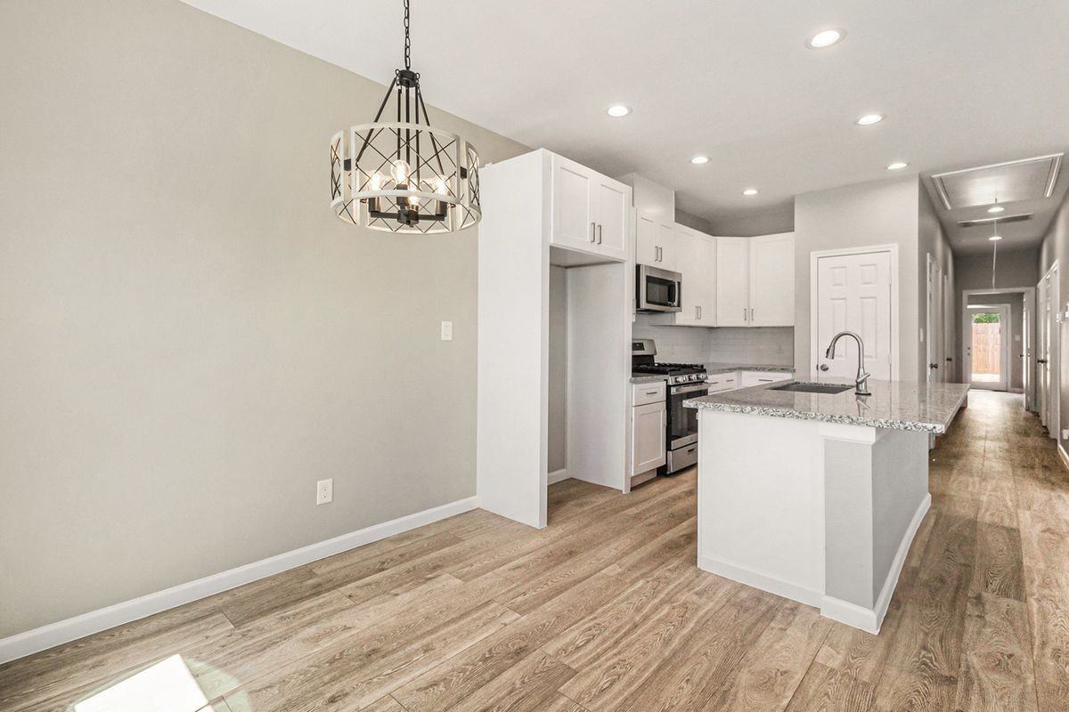 4645 Larkspur St - Photo 4 of 16