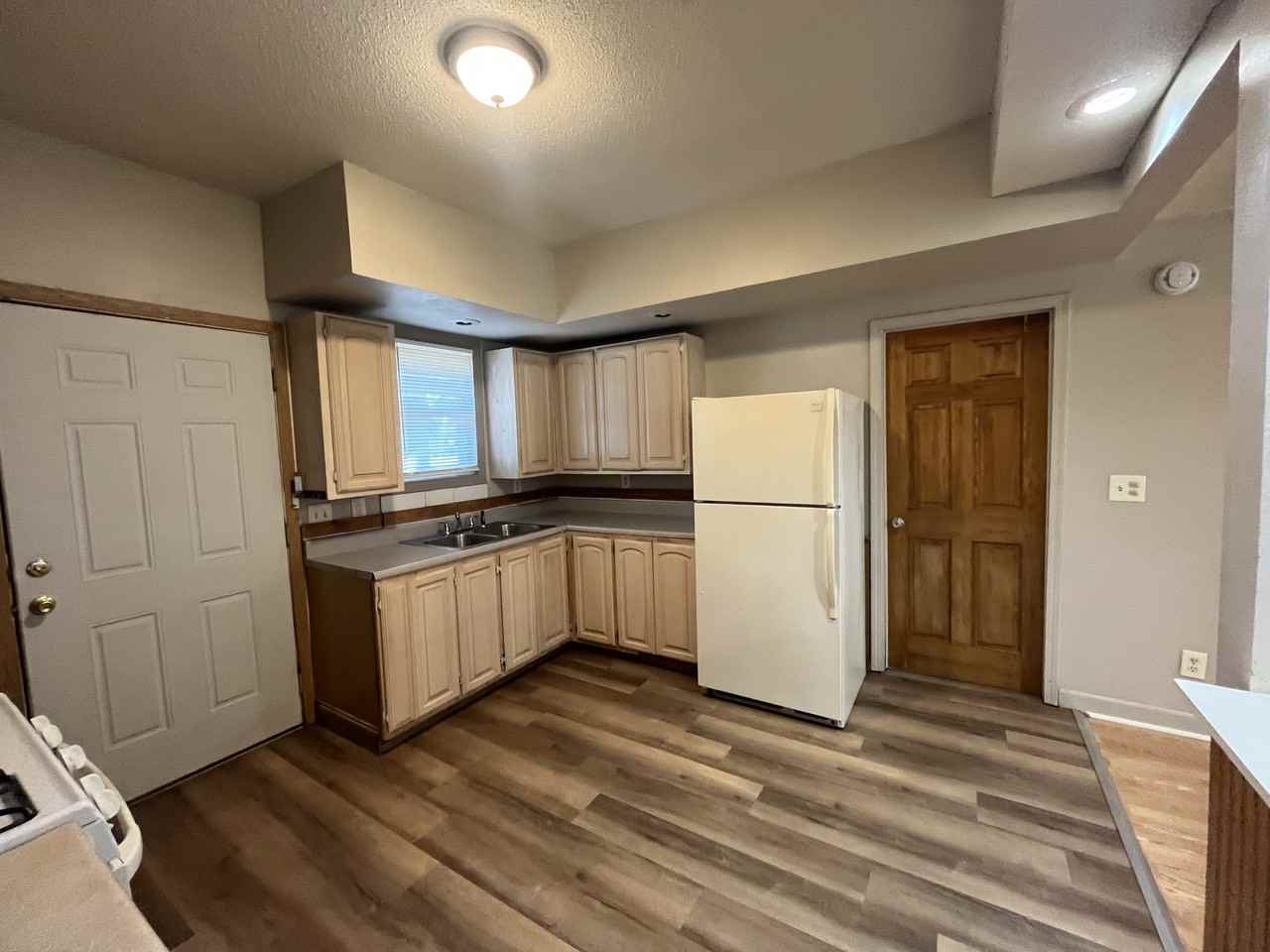 741 Evanston Ave - Photo 2 of 9