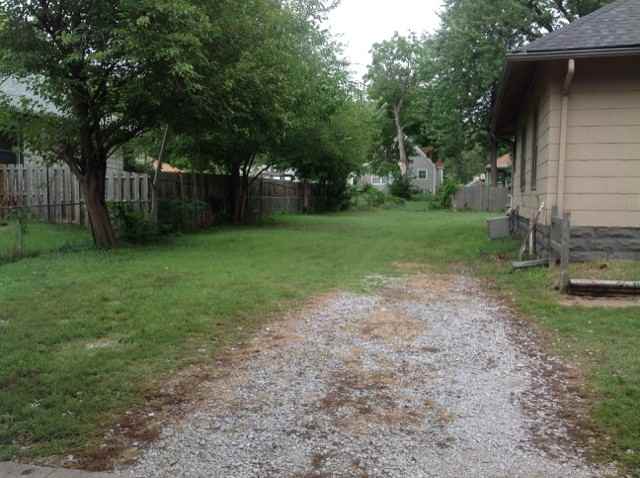 836 S 29th St - Photo 2 of 12