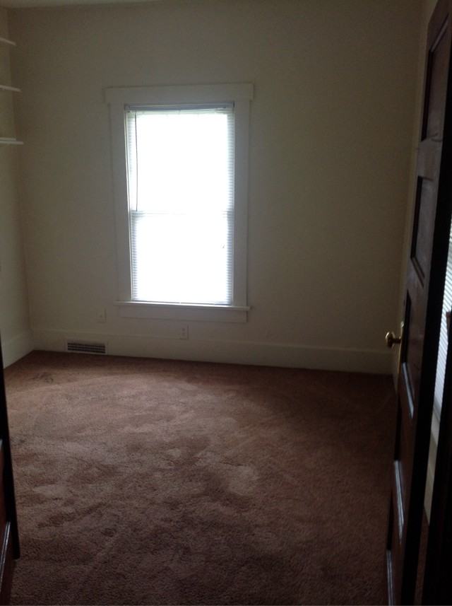 836 S 29th St - Photo 4 of 12