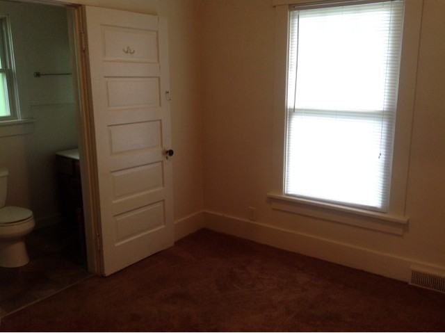 836 S 29th St - Photo 6 of 12