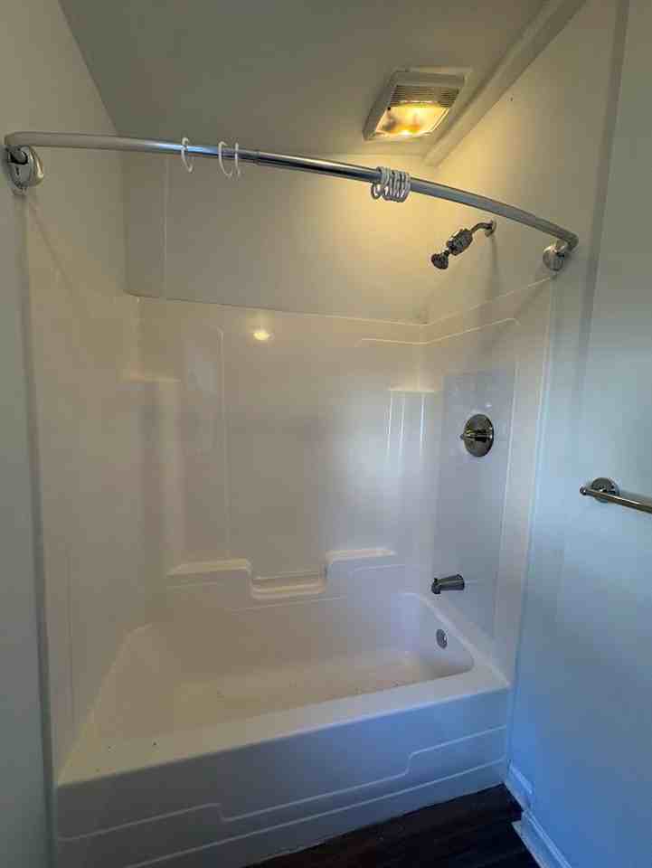 1027 Yale St - Photo 6 of 16