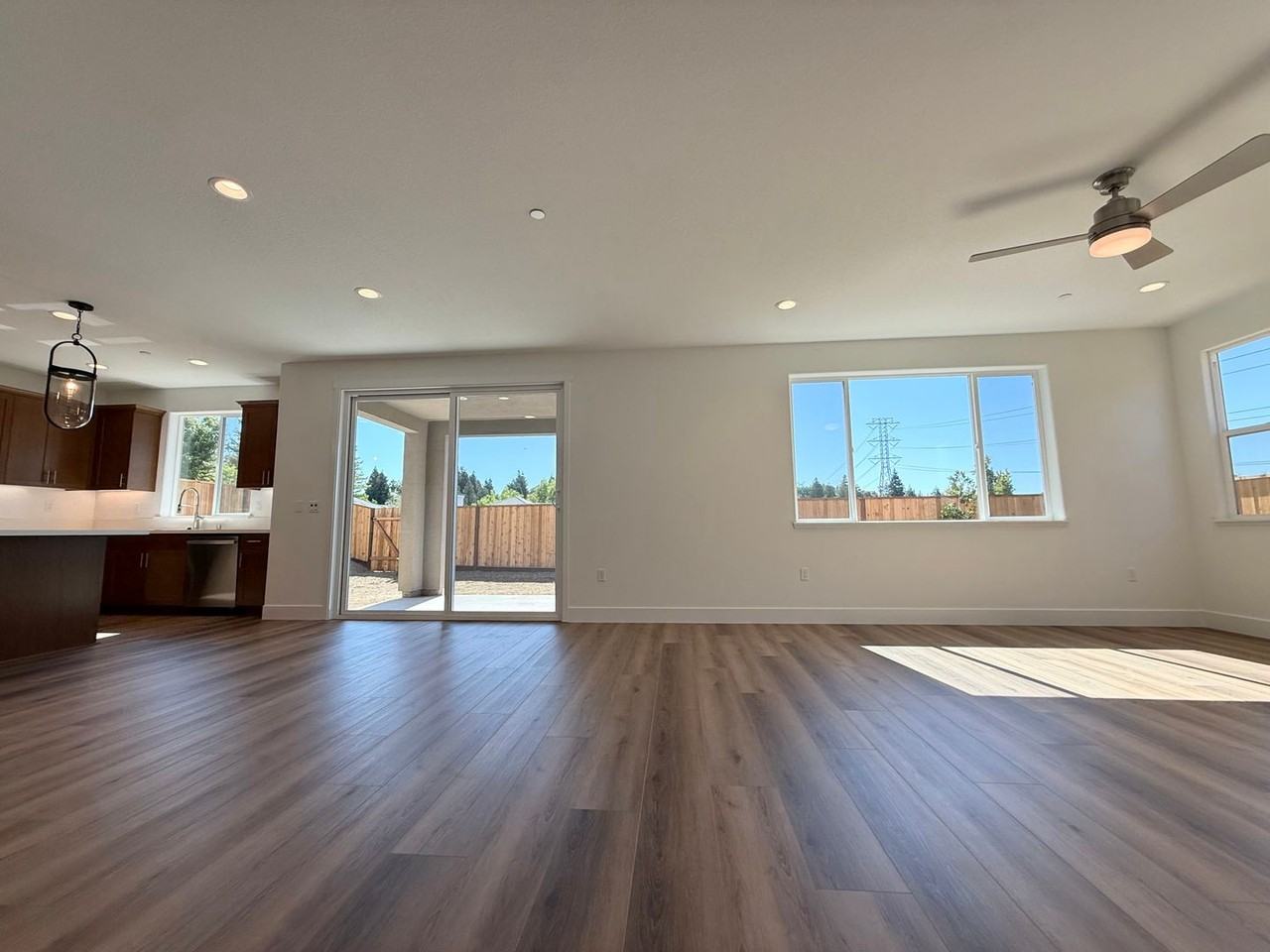 266 Echols Dr - Photo 6 of 26