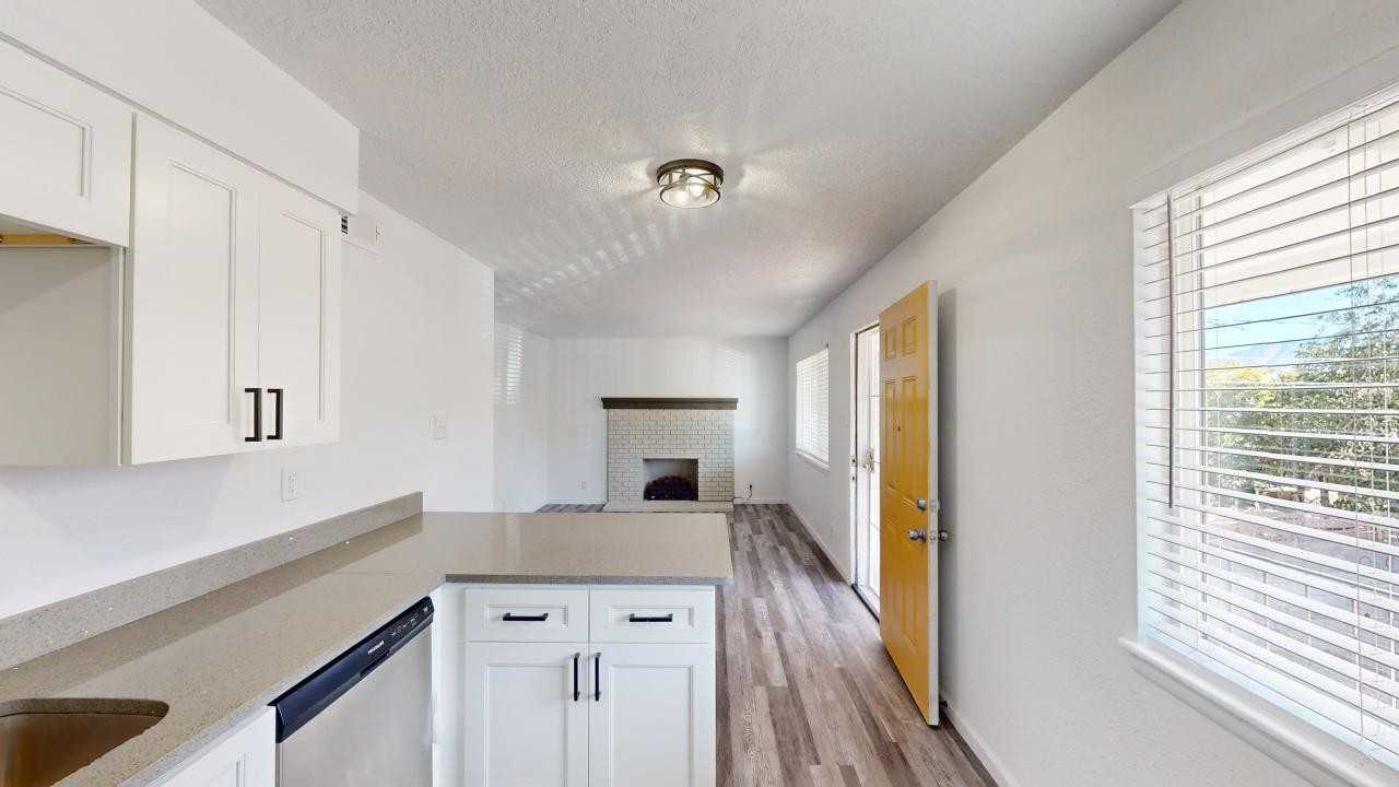 221 Delamar Loop Nw - Photo 4 of 18