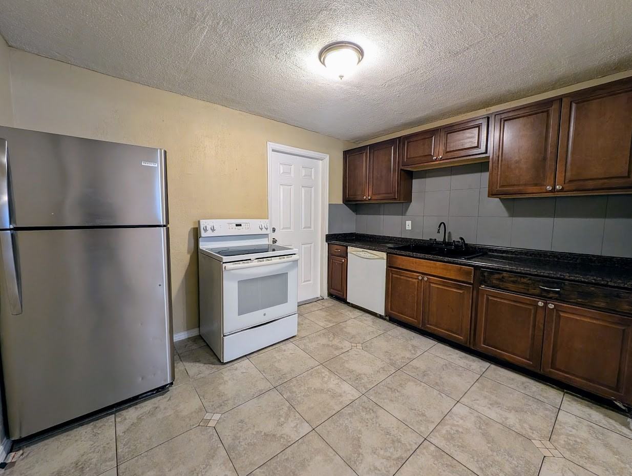 14912 Pinecrest Rd - Photo 5 of 15