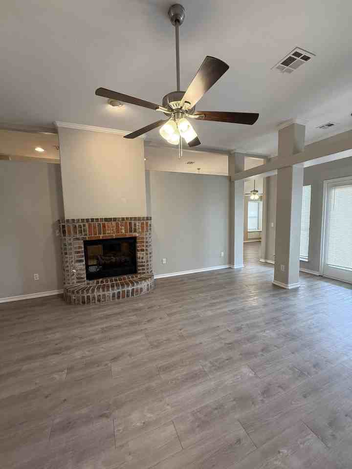 6805 Nw 136th Pl - Photo 3 of 20