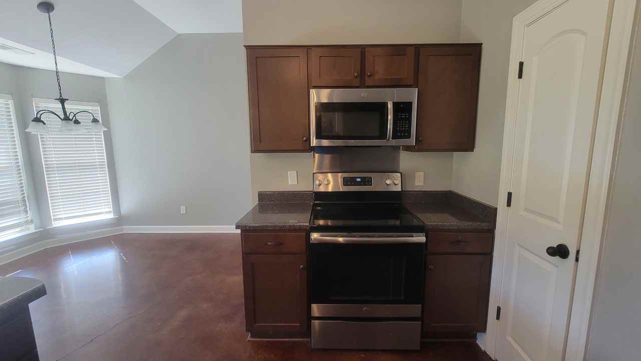 8802 Smith Ranch Dr - Photo 6 of 17