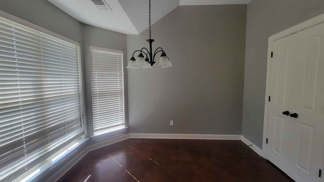 8802 Smith Ranch Dr - Photo 7 of 17